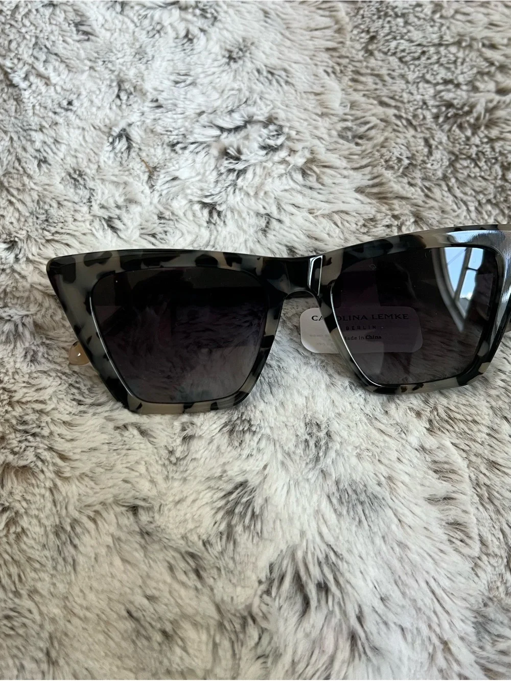 Carolina Lemke stylish tortoiseshell